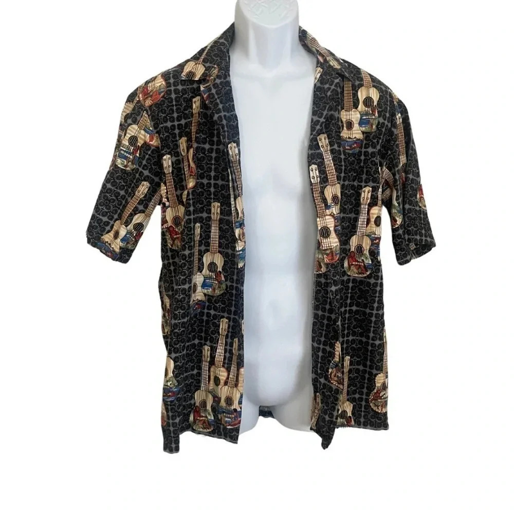 Hilo Hattie Men's Hawaiian Ukulele Print Short Sleeve Aloha Shirt Size L